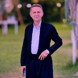 دستم بگره په پوله گیان